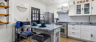 Charming 2-bedroom bungalow near downtown Atlanta