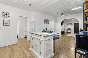 Interior - Charming 2-bedroom bungalow near downtown Atlanta (Atlanta)