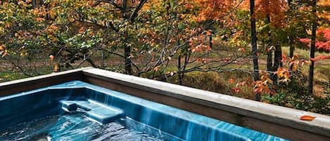 Bain à remous extérieur