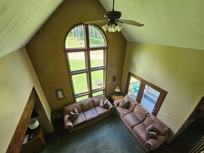 TV, fireplace - Mountain Near - Slopeside to Salamander ski trail in Timberline, game room, hot tub, air-conditioned and pet friendly (Davis)
