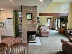 TV, fireplace