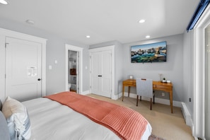2 bedrooms, desk, iron/ironing board, free WiFi - Chateau Chamonix 37 - Tahoe Lakefront Condo with Beach Access & Dual Balconies Near Kings Beach (Tahoe Vista)