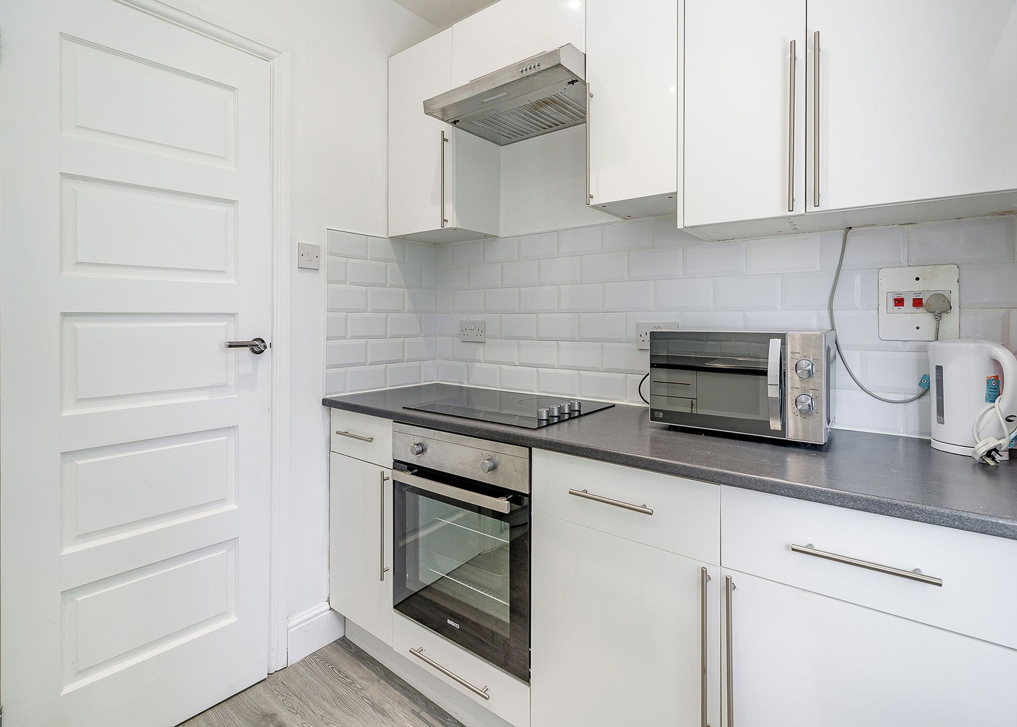 冰箱、烤箱、炉灶、烤面包机