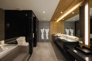 Suite, Golf View | Bathroom