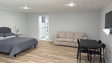 1 多间卧室、熨斗/熨衣板、免费 WiFi、床单