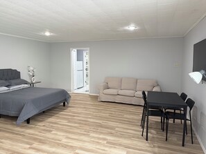 1 soverom, strykejern/-brett, wi-fi (inkludert) og sengetøy