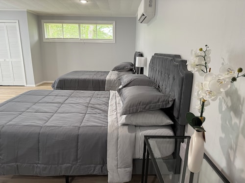 Two queens bed apartment with full kitchen all amenities included in Marksville