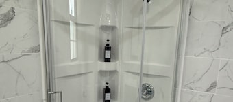 Two queens bed apartment with full kitchen all amenities included in Marksville
