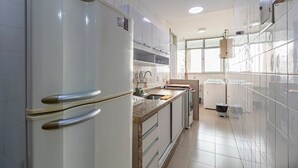 Unclassified image, 2 of 59, button