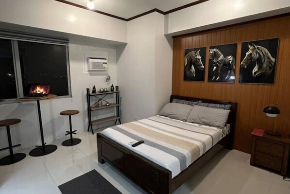 Zimmersafe, Bügeleisen/Bügelbrett, kostenloses WLAN, Bettwäsche