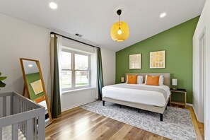3 chambres, fer et planche à repasser, Wi-Fi, draps fournis