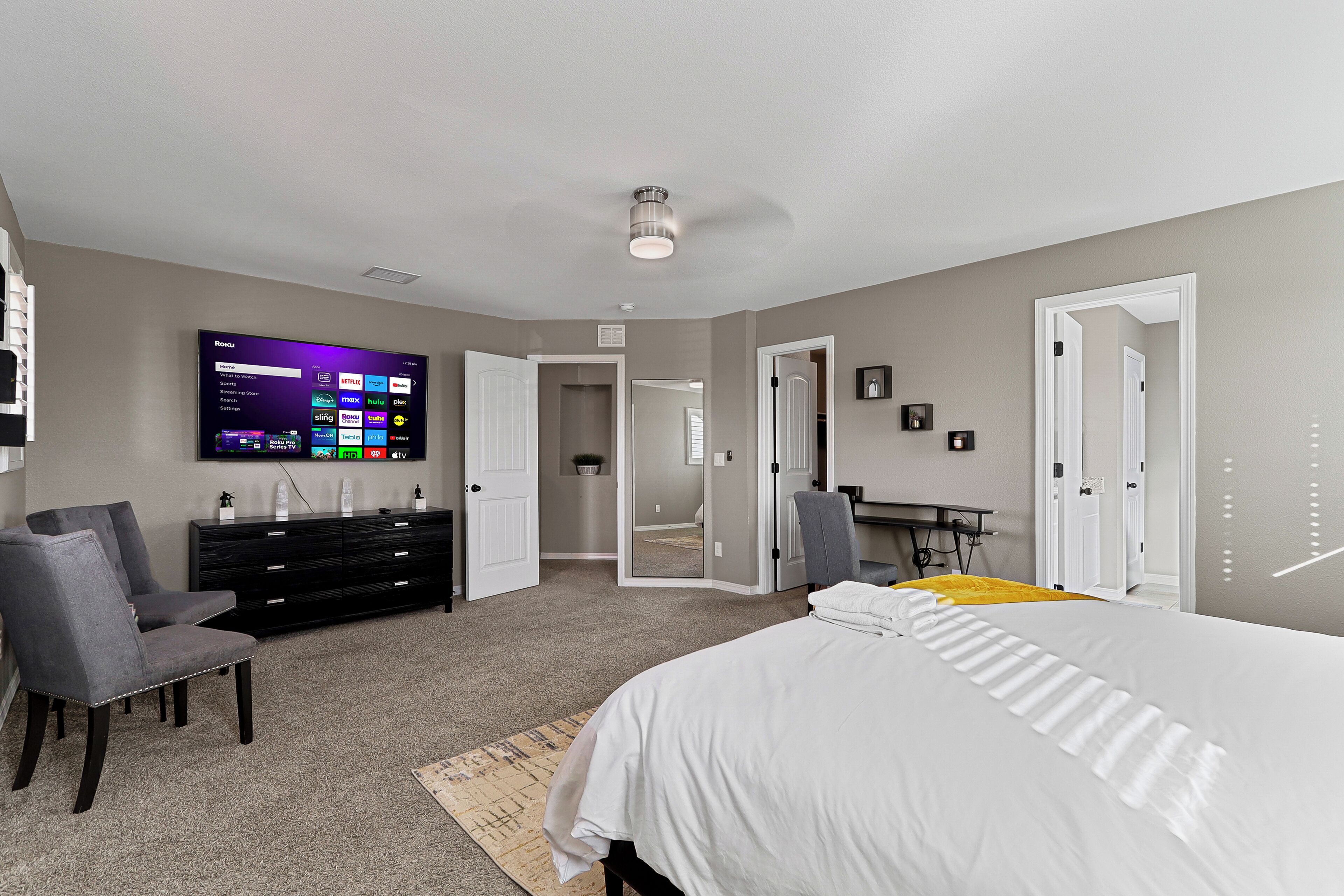 4 bedrooms, iron/ironing board, WiFi, bed sheets