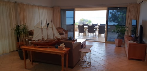 'Southern Comfort' on the Bay at stunning Point Turton on Yorke Peninsula in SA.