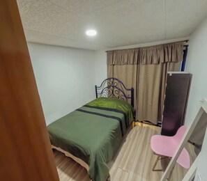 4 bedrooms, iron/ironing board, WiFi, bed sheets - Spacious house in front of a park (pet friendly) (Cuenca)