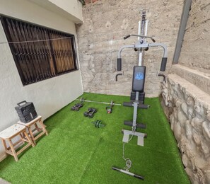 Fitness facility - Spacious house in front of a park (pet friendly) (Cuenca)