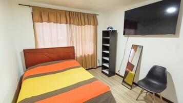 4 bedrooms, iron/ironing board, WiFi, bed sheets