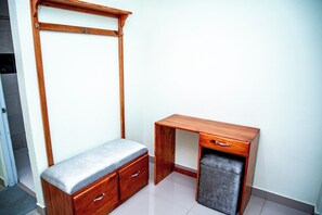 Smart TV 32 pulgadas con canales de televisión vía satélite, Netflix