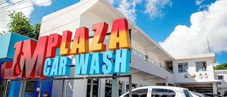 Fachada de la propiedad