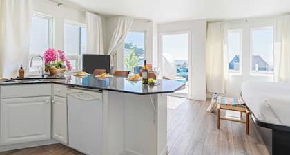 The Cayucan Bungalows by AvantStay Pet-Friendly Getaway Steps from Cayucos State Beach