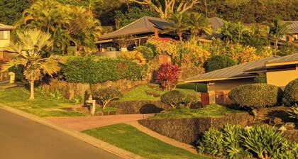 Newly renovated air-conditioned studio in a gated community near Kona
