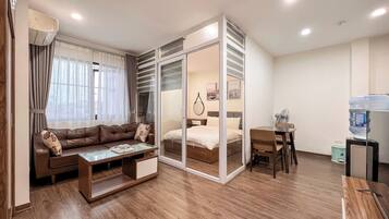 Superior Apartment, City View | 1 bedroom, individually decorated, individually furnished, desk