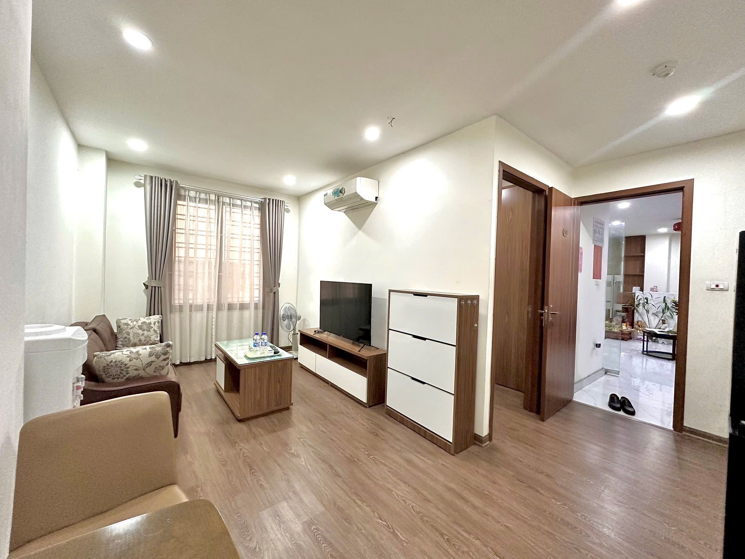Departamento económico | Área de sala de estar | Smart TV de 25 pulgadas con canales digitales 
