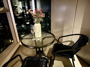Dining - Free Parking | Chic 2Bed w/Pool+Gym+Sauna (Melbourne)