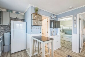 2 室のベッドルーム、セーフティボックス (室内)、アイロン / アイロン台、WiFi (無料)