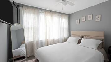 3 habitaciones, tabla de planchar con plancha, cuna de viaje y wifi