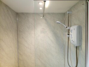 Shower - Welcome Lodge - 1 Bedroom Cottage - Llanrhidian (Swansea)