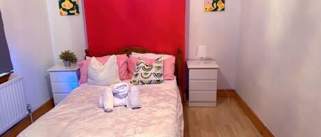 7 bedrooms, iron/ironing board, WiFi, bed sheets