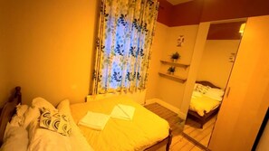 7 bedrooms, iron/ironing board, WiFi, bed sheets