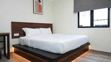 Iron/ironing board, free WiFi, bed sheets