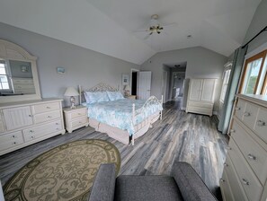 5 bedrooms, iron/ironing board, WiFi