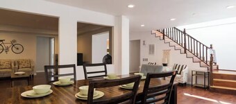 2402 - 4B3B Gated House near Zoo Coliseum FWY BART