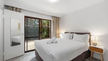 2 habitaciones, escritorio, tabla de planchar con plancha y wifi