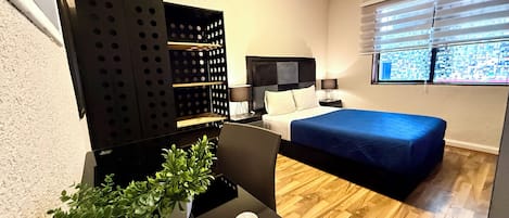 غرفة سوبيريور - بحمام مشترك | واي فاي مجانًا وملاءات أسرّة