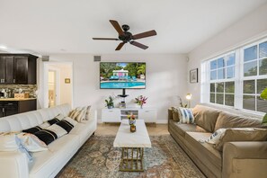 Smart TV, table football, ping pong, books - Beautiful Retreat in Fort Lauderdale (Fort Lauderdale)