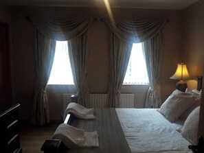 3 bedrooms, WiFi, bed sheets