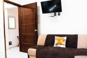 Deluxe Suite, 2 Bedrooms, Connecting Rooms | Television