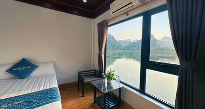 Ninh Binh homestay. view wonderful, the rice fields the pleasant lotus fragrance