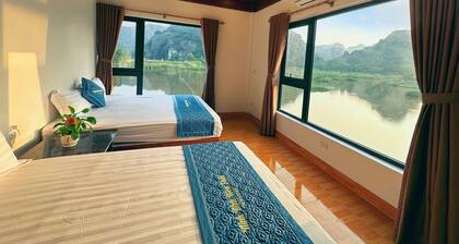 Ninh Binh homestay. view wonderful, the rice fields the pleasant lotus fragrance