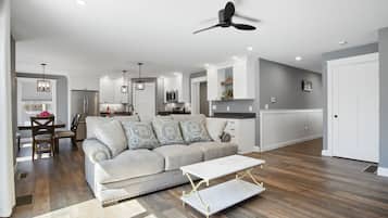 Smart TV, fireplace