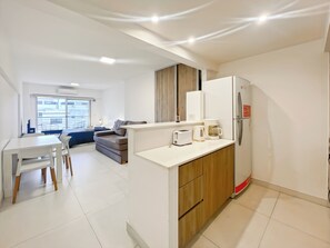 Family Studio | Private kitchen | Full-sized fridge, microwave, oven, stovetop