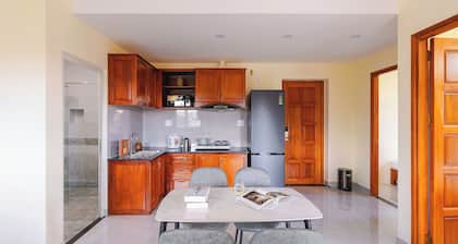 CandlePine Suites