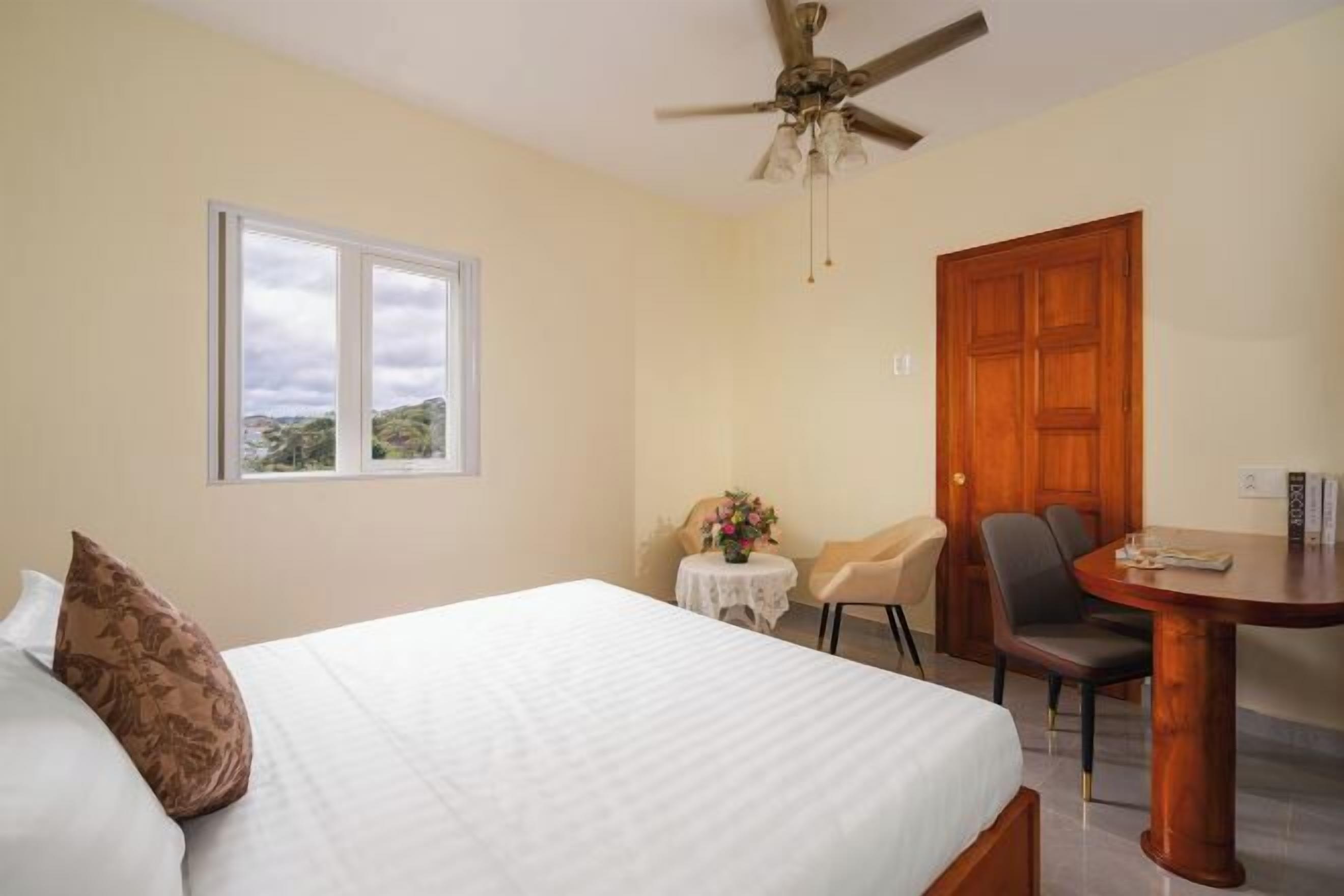 Free minibar items, iron/ironing board, free WiFi, bed sheets