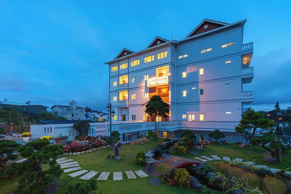 Front of property - CandlePine Suites (Da Lat)