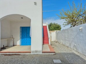 Exterior - Villa Iris with large veranda (San Pietro In Bevagna)