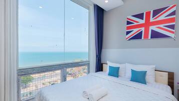 3 bedrooms, desk, iron/ironing board, travel crib