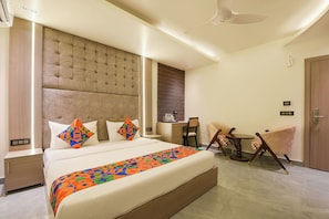 Egyptian cotton sheets, premium bedding, in-room safe, free WiFi